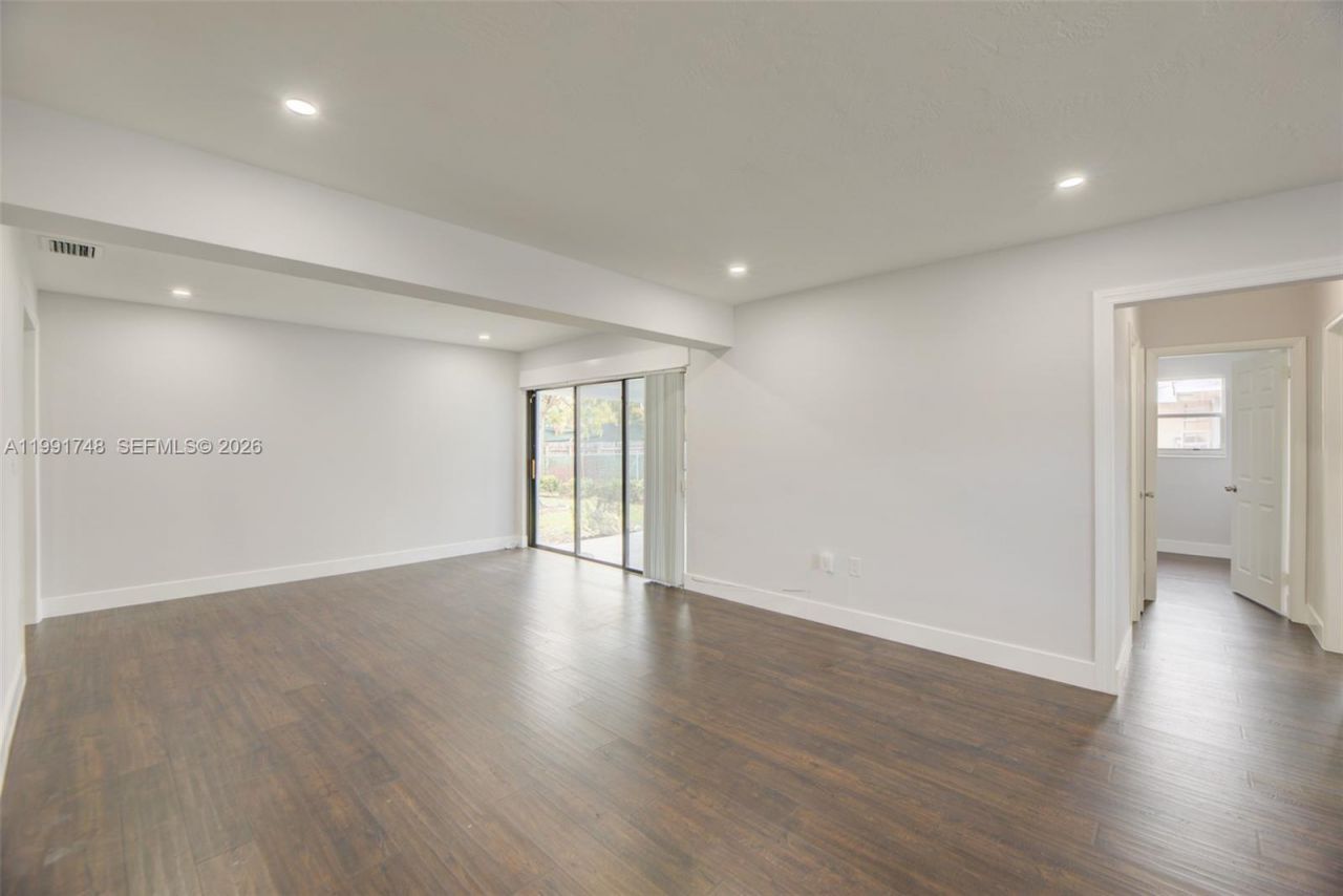 7811 NW 10th St, Unit 7811, Pembroke Pines, FL 33024 Photo