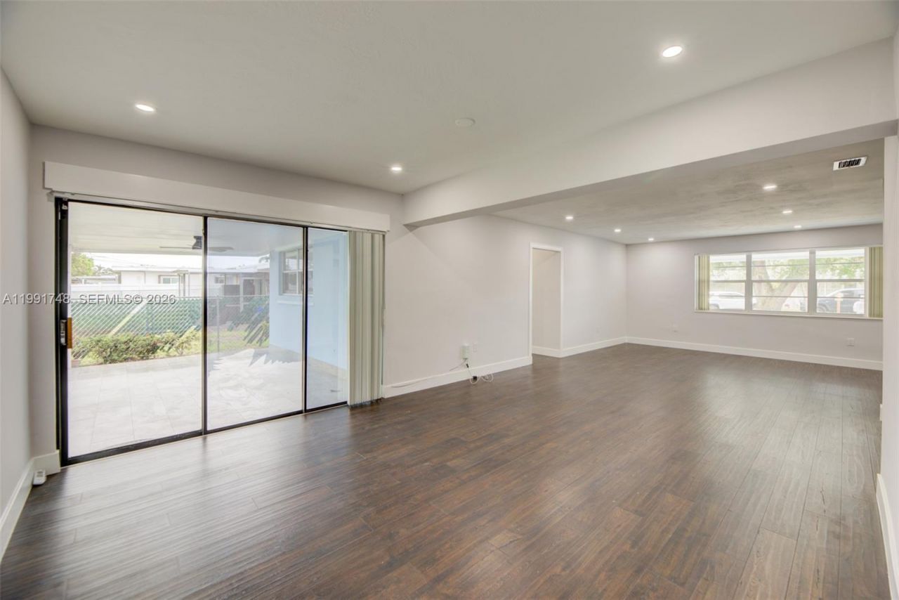 7811 NW 10th St, Unit 7811, Pembroke Pines, FL 33024 Photo