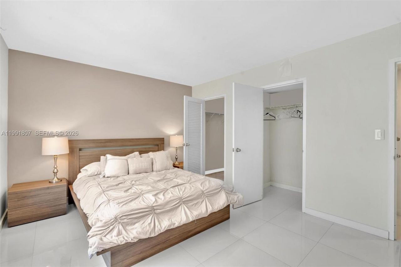 9195 Collins Ave , Unit 303, Surfside, FL 33154 Photo