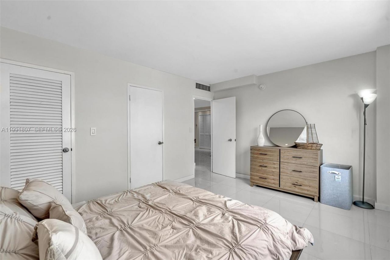 9195 Collins Ave , Unit 303, Surfside, FL 33154 Photo