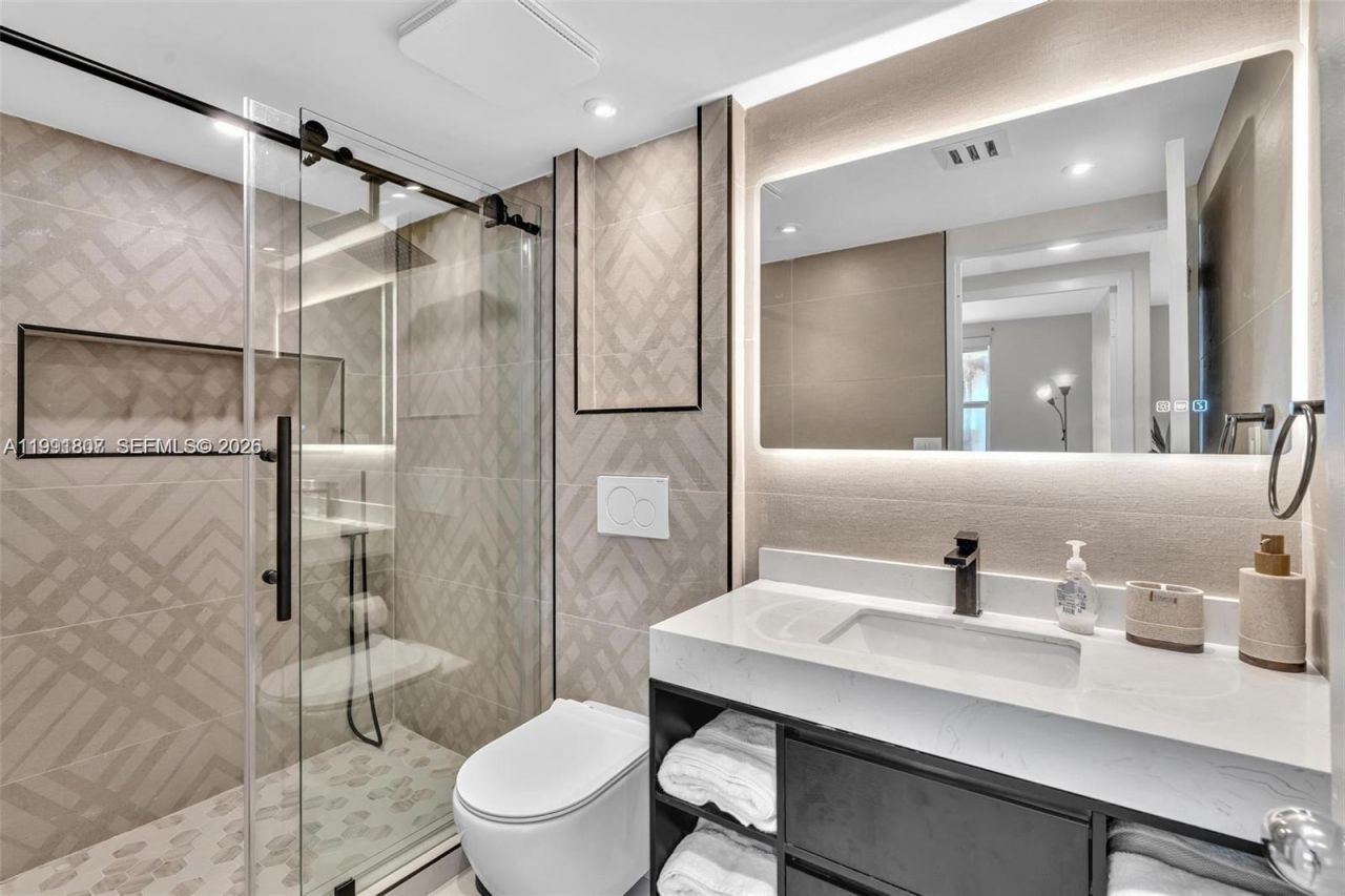 9195 Collins Ave , Unit 303, Surfside, FL 33154 Photo