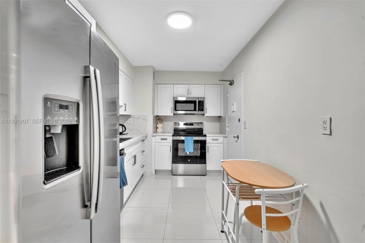 9195 Collins Ave , Unit 303, Surfside, FL 33154 Photo