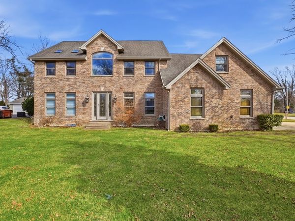 115 E Woodlawn Road , New Lenox, IL 60451