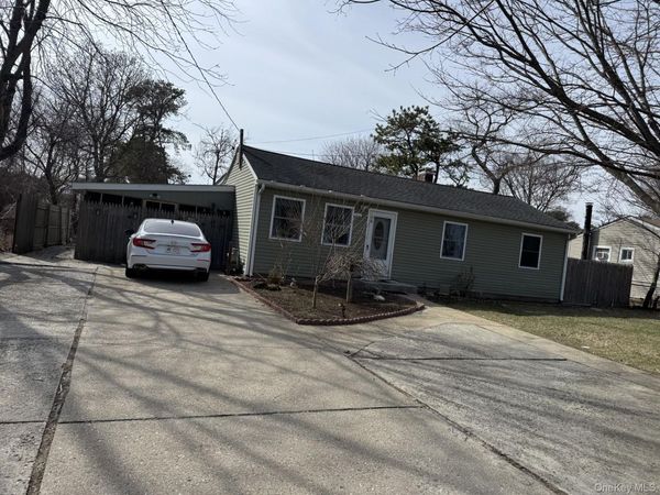 74 Eisenhower Avenue , Brentwood, NY 11717