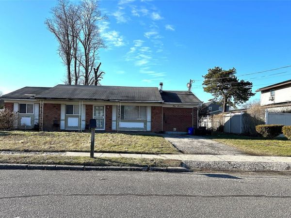 116 Madison Avenue , Amityville, NY 11701