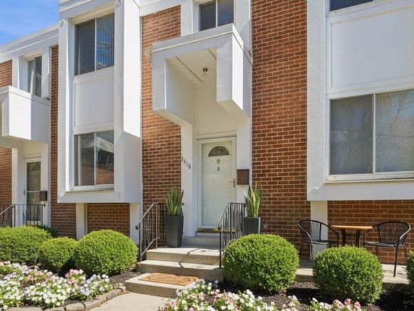 1418 Fox Glen Drive, Hartsdale, NY 10530