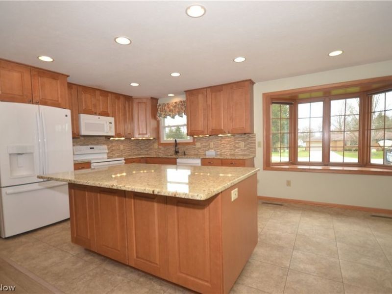 987 Howard Drive, Tallmadge, OH 44278 Photo 4