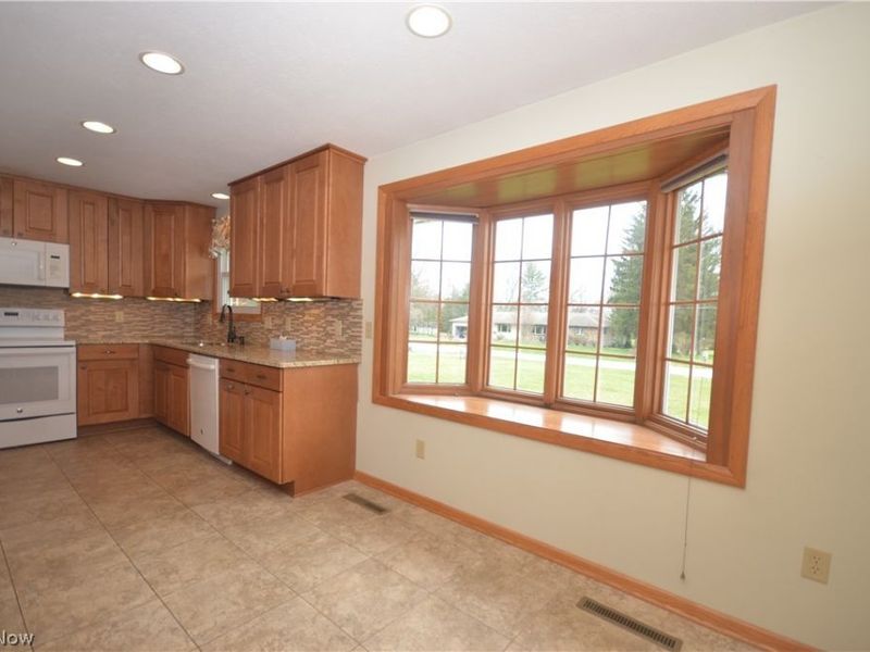 987 Howard Drive, Tallmadge, OH 44278 Photo 6