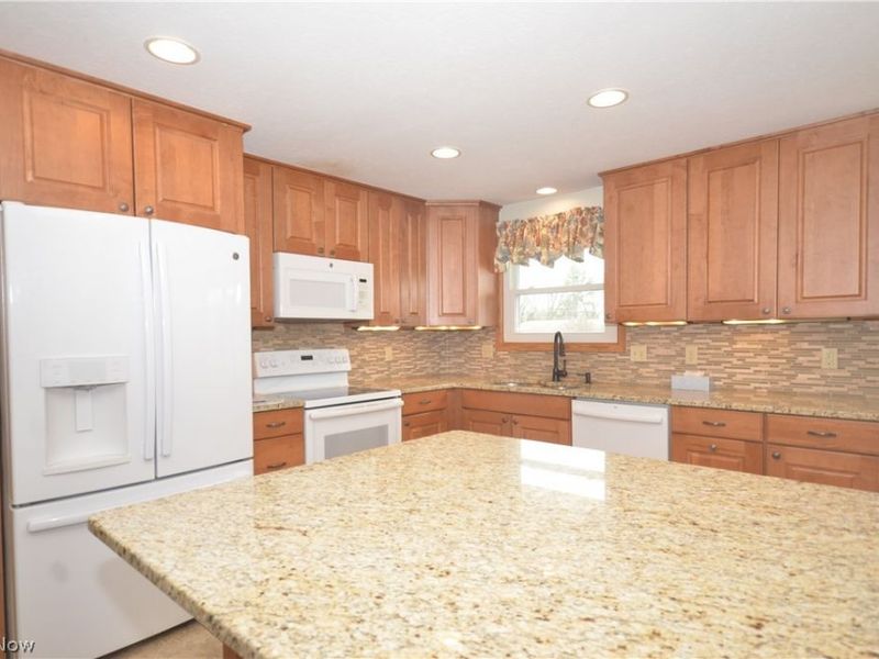 987 Howard Drive, Tallmadge, OH 44278 Photo 9