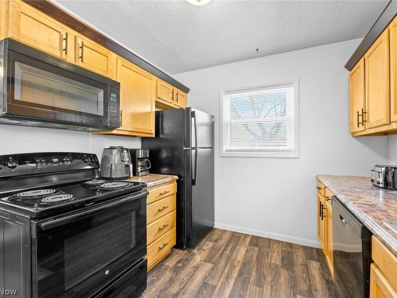 2225 Martha Avenue NE, Canton, OH 44705 Photo 7