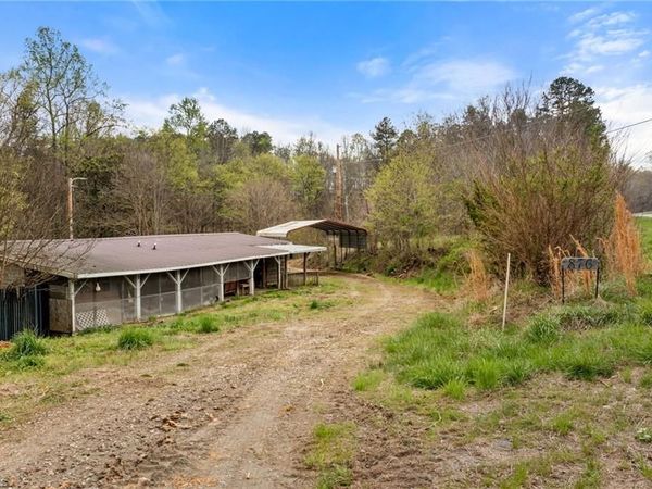 876 Country Lane , Mocksville, NC 27028