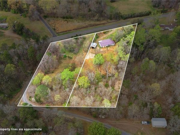 876 Country Lane , Mocksville, NC 27028