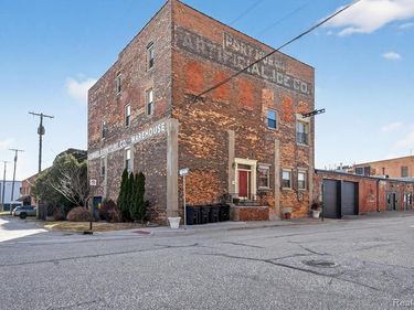 1104 4th Unit 3 Street, Port Huron, MI 48060