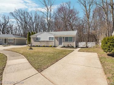 16226 Karin Street, Taylor, MI 48180