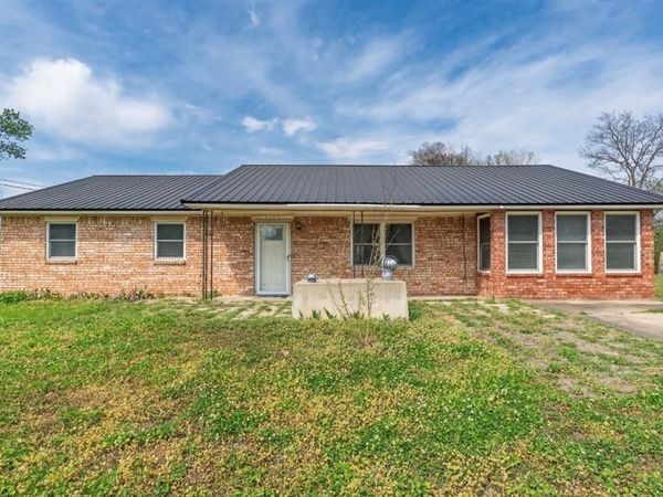 1310 W 15th Street, Prague, OK 74864