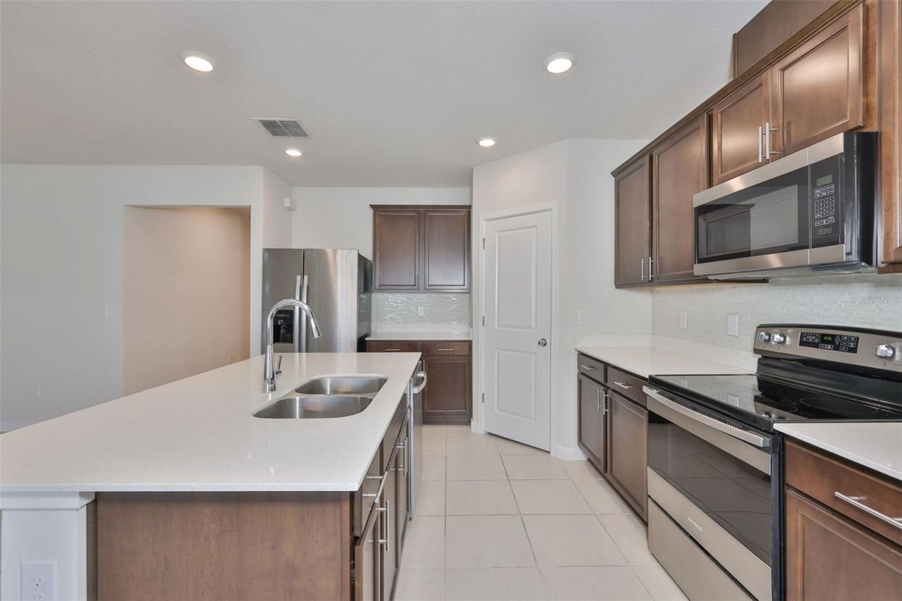 1002 Tidal Rock Avenue , Ruskin, FL 33570 Photo