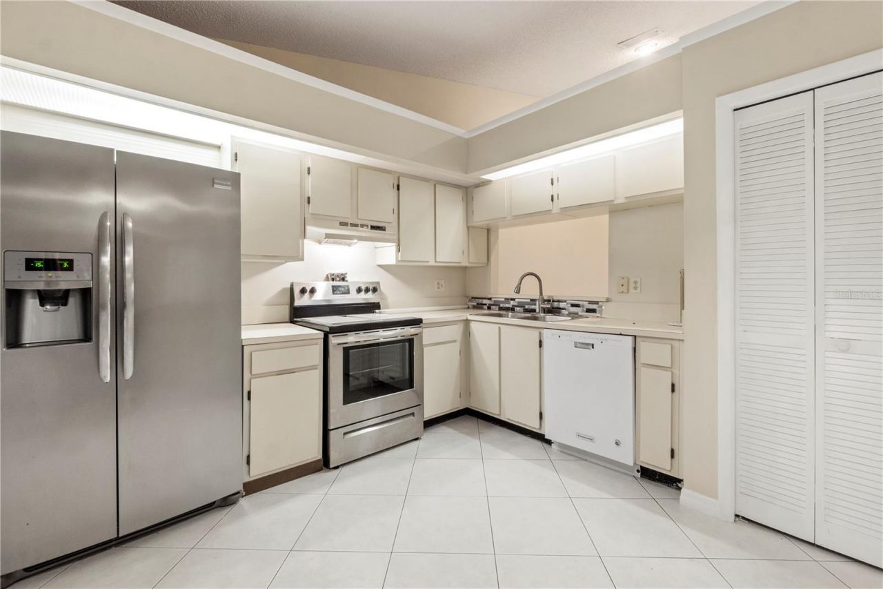 623 Red Oak Circle, Unit 121, Altamonte Springs, FL 32701 Photo