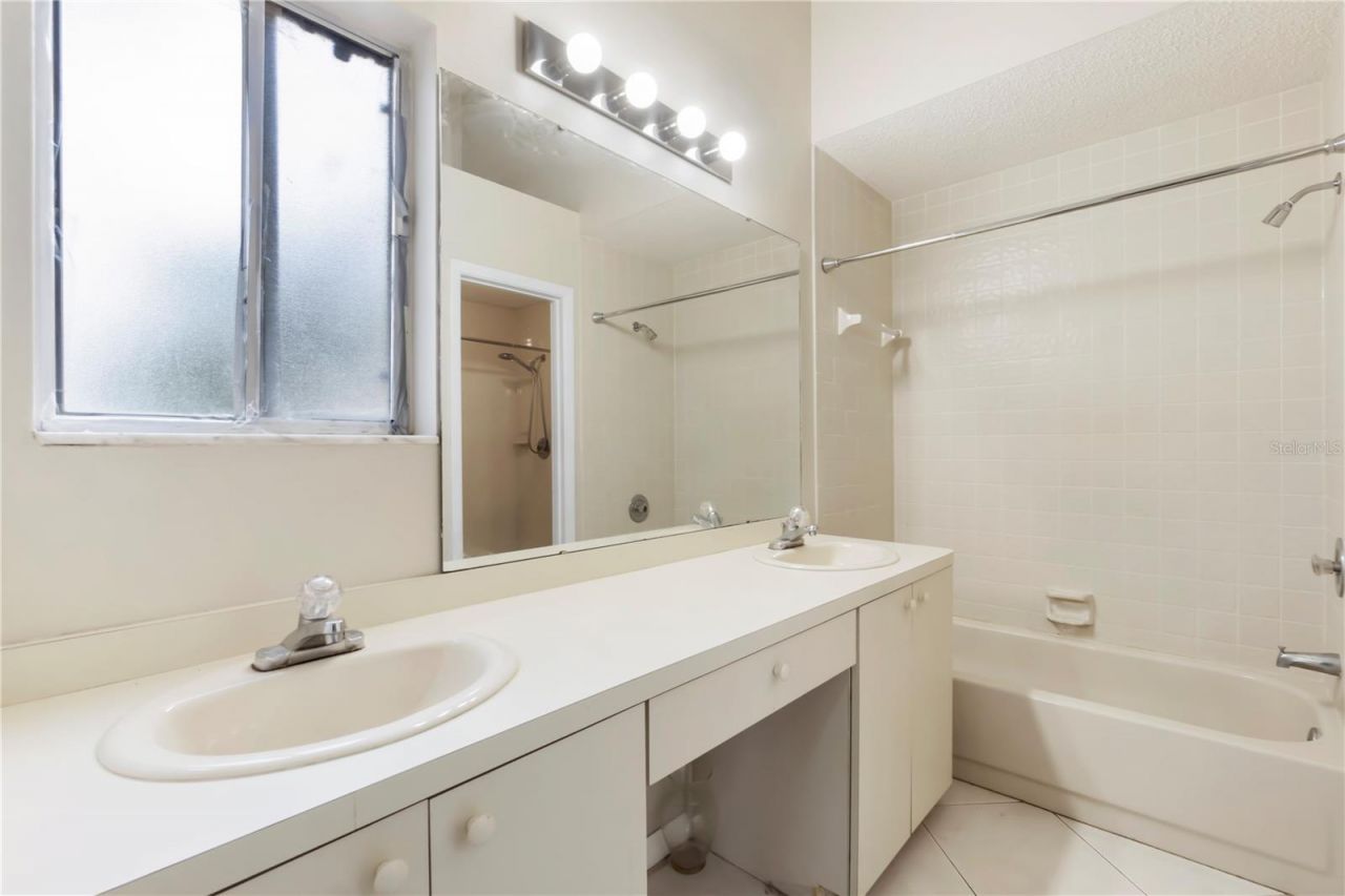 623 Red Oak Circle, Unit 121, Altamonte Springs, FL 32701 Photo