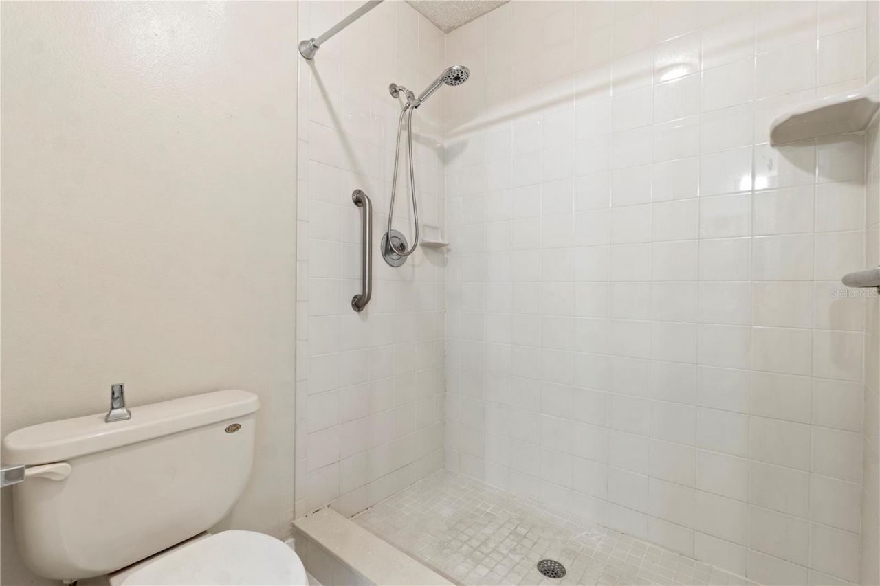 623 Red Oak Circle, Unit 121, Altamonte Springs, FL 32701 Photo