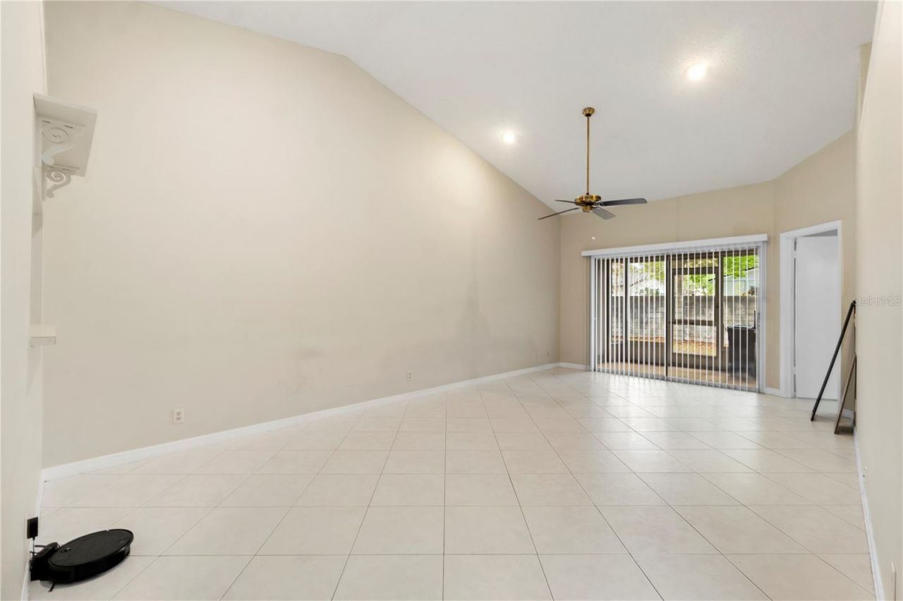 623 Red Oak Circle, Unit 121, Altamonte Springs, FL 32701 Photo
