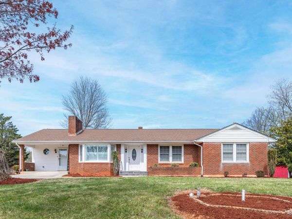 1128 Snead CIR , Bedford, VA 24523