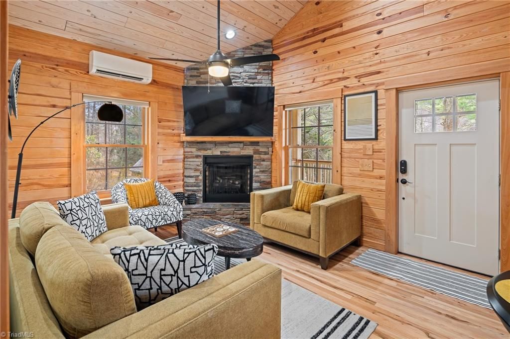 1333 Park Vista Road, West Jefferson, NC 28694 Main Photo