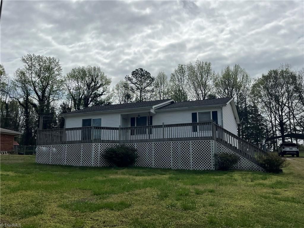 5244 Ridge Drive, Trinity, NC 27370 Main Photo