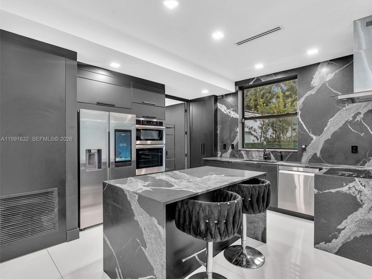 3010 Alton Rd , Miami Beach, FL 33140 Photo