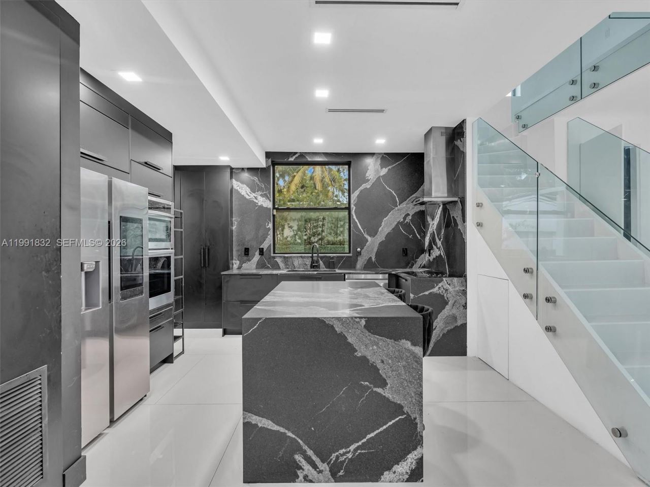 3010 Alton Rd , Miami Beach, FL 33140 Photo