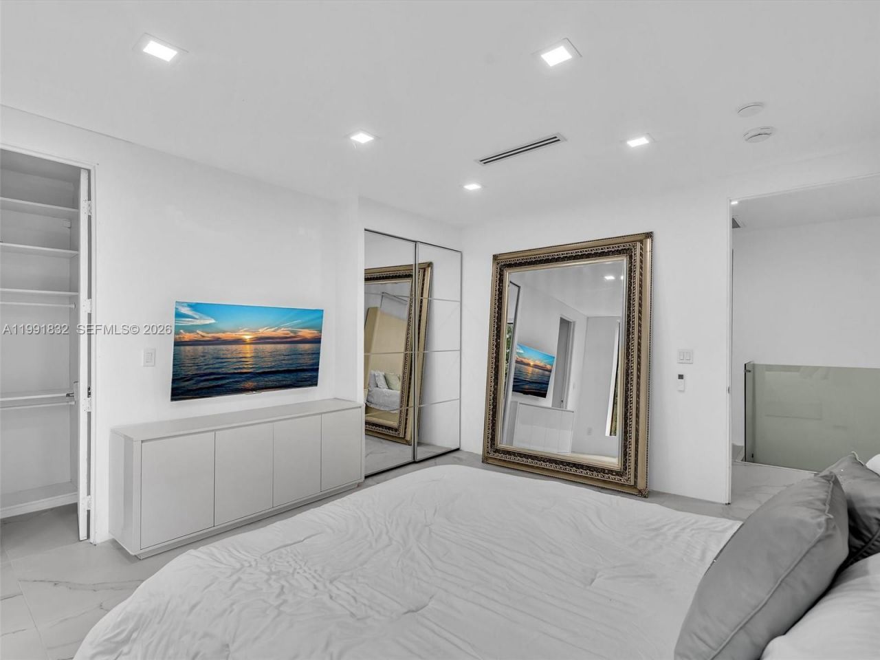 3010 Alton Rd , Miami Beach, FL 33140 Photo