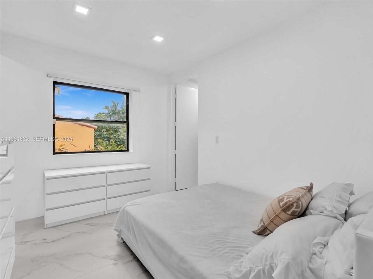 3010 Alton Rd , Miami Beach, FL 33140 Photo