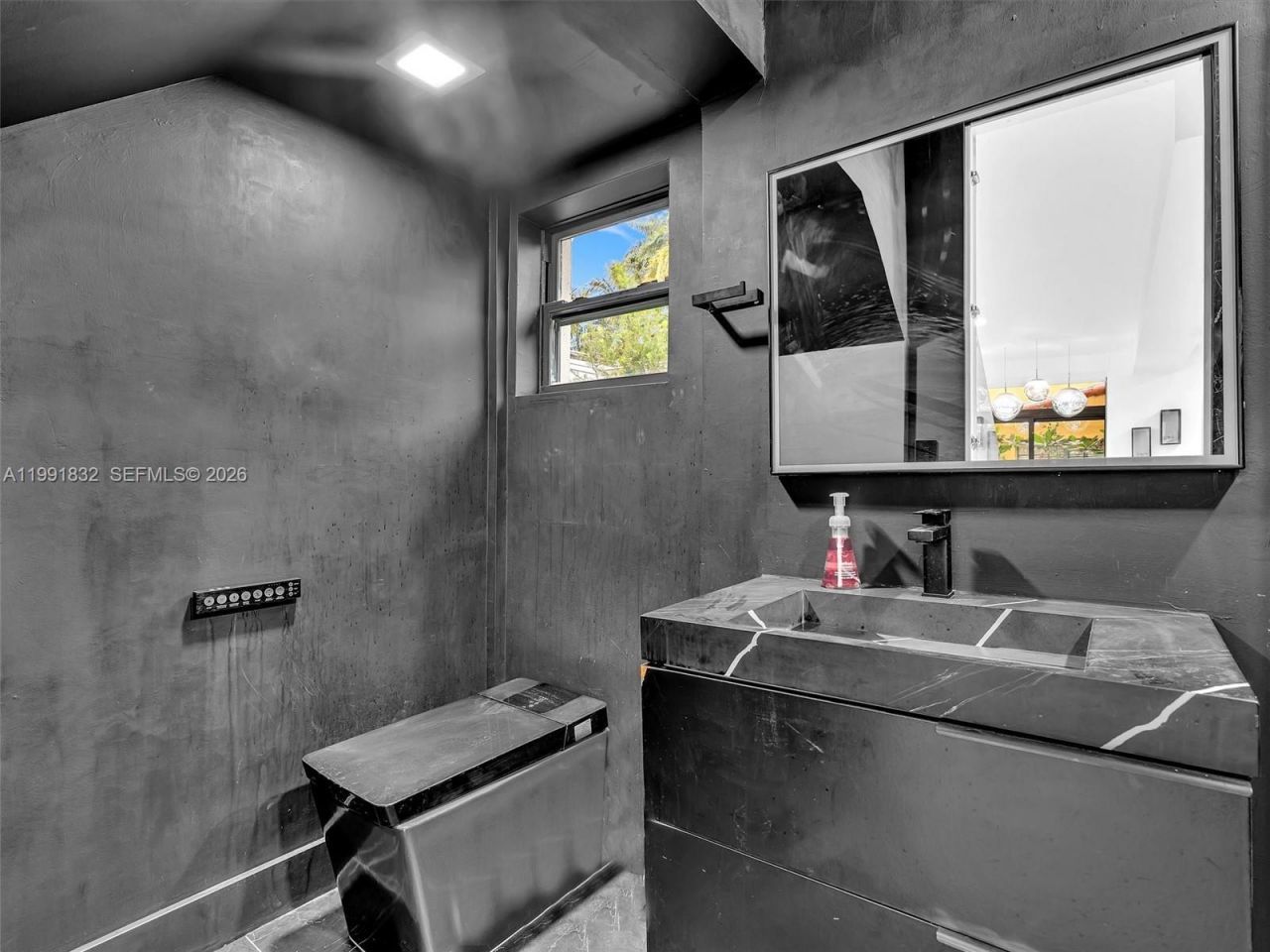 3010 Alton Rd , Miami Beach, FL 33140 Photo