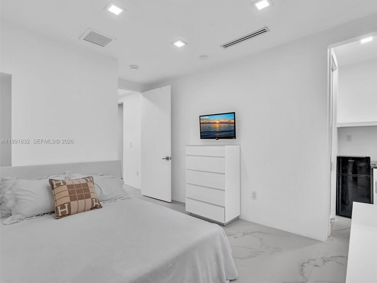 3010 Alton Rd , Miami Beach, FL 33140 Photo