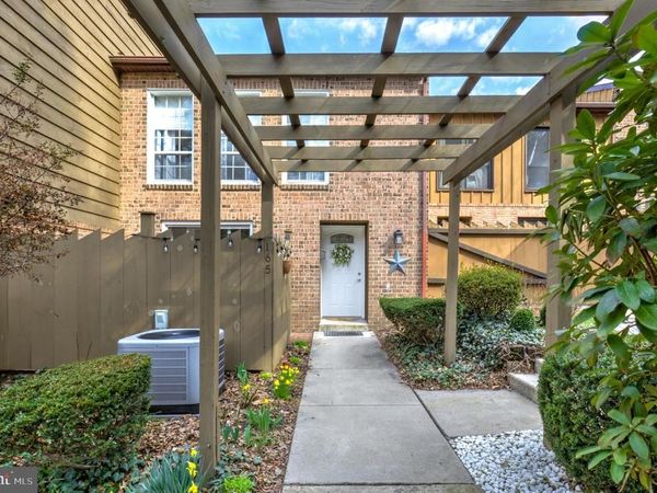 165 OAKMONT COURT , READING, PA 19607