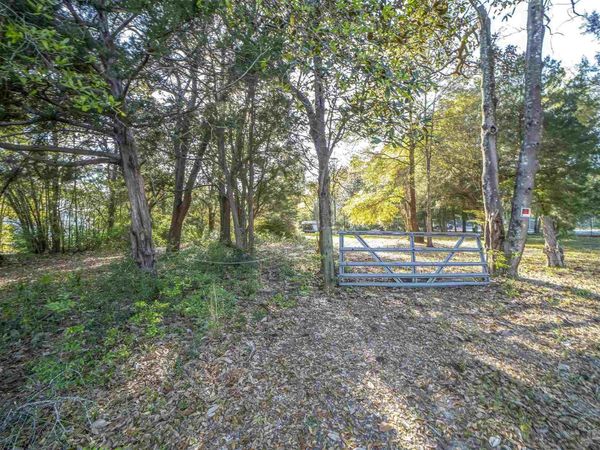 6205 Dogwood Dr, Milton, FL 32570