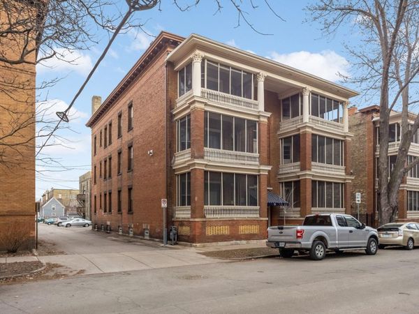 30 Saint Albans Street S, Unit 2A, Saint Paul, MN 55105