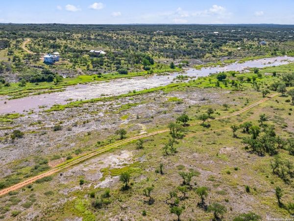 620 Rio Vista Rd, Johnson City, TX 78636