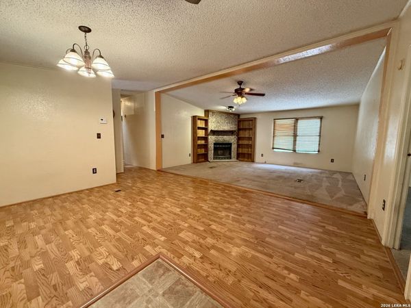 318 Hickory Run, La Vernia, TX 78121