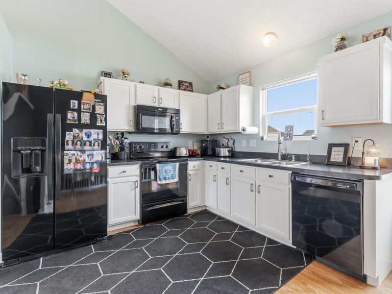 222 Dowler Drive, South Bloomfield, OH 43103 Photo 11