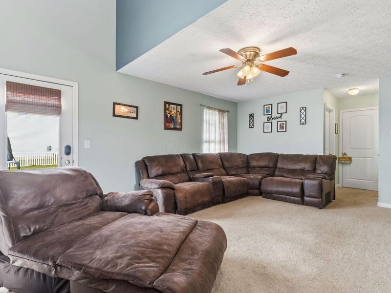 222 Dowler Drive, South Bloomfield, OH 43103 Photo 5