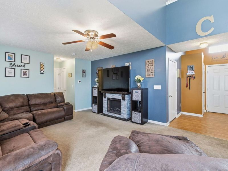 222 Dowler Drive, South Bloomfield, OH 43103 Photo 6