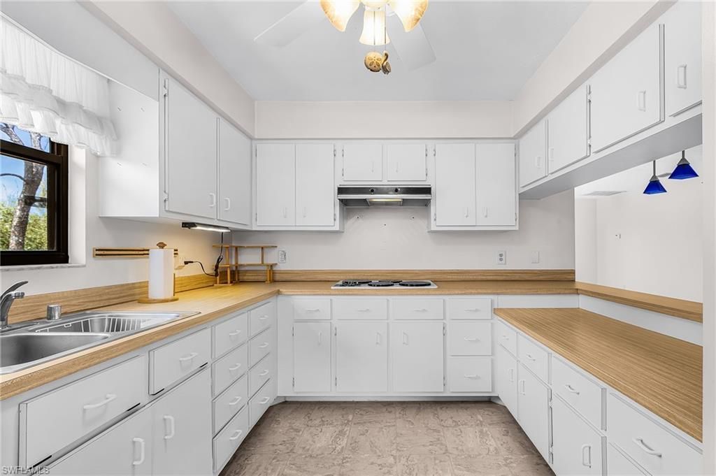 8677 Whispering Pines Dr , Saint James City, FL 33956 Photo