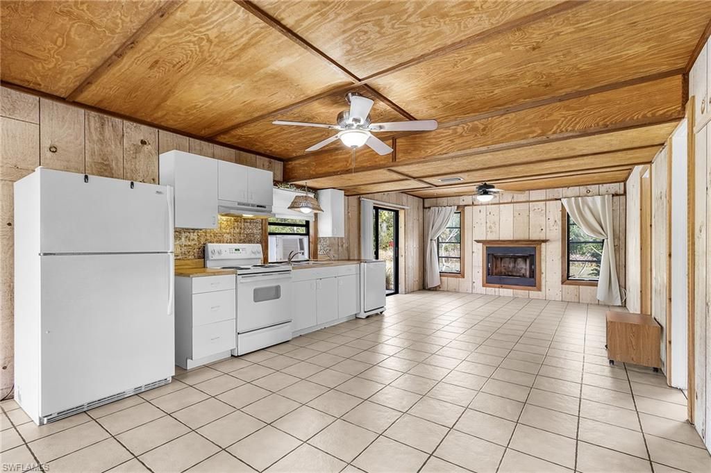 8677 Whispering Pines Dr , Saint James City, FL 33956 Photo