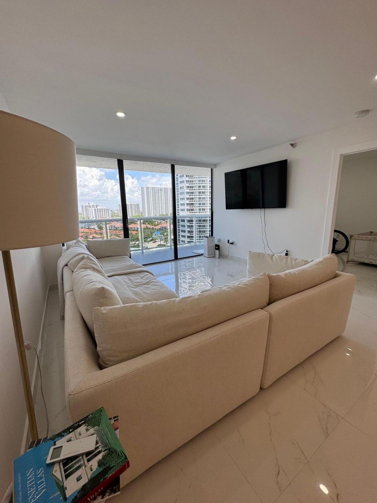 20515 E Country Club Drive, Unit 1442, Miami, FL 33180 Photo