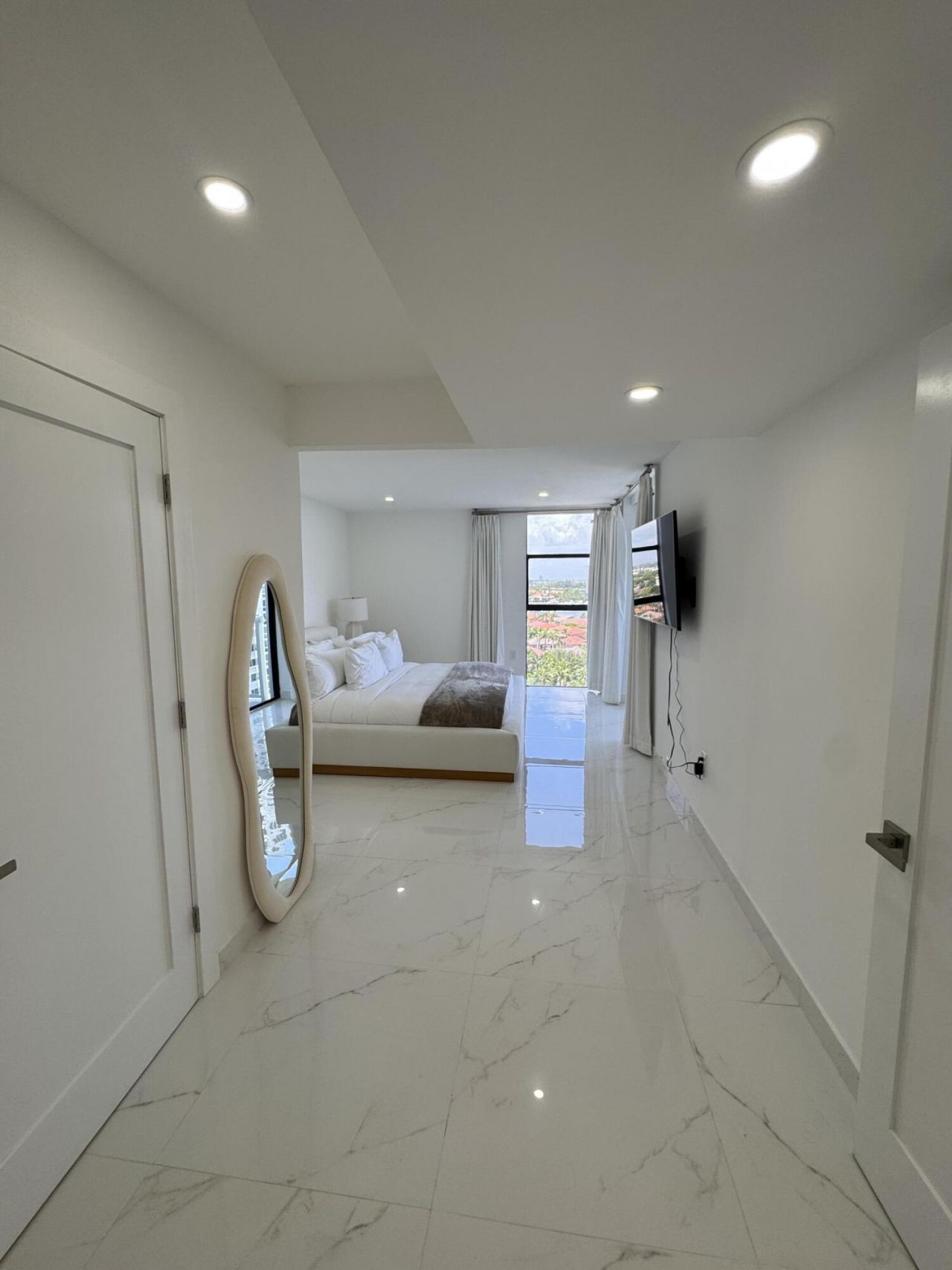 20515 E Country Club Drive, Unit 1442, Miami, FL 33180 Photo