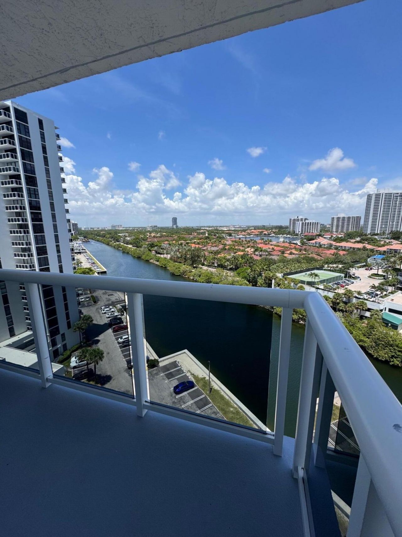 20515 E Country Club Drive, Unit 1442, Miami, FL 33180 Photo