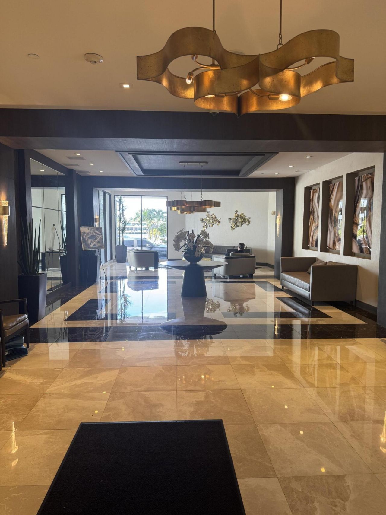 20515 E Country Club Drive, Unit 1442, Miami, FL 33180 Photo