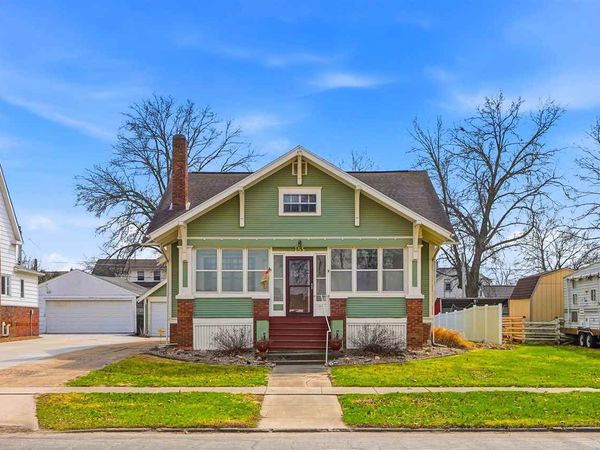 155 W South St, Marengo, IA 52301