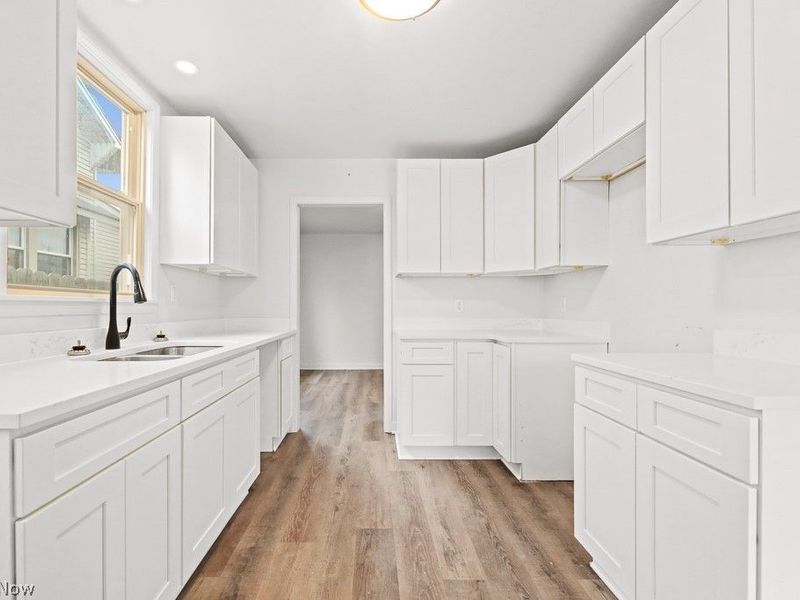 1073 Parkside Drive, Alliance, OH 44601 Photo 2