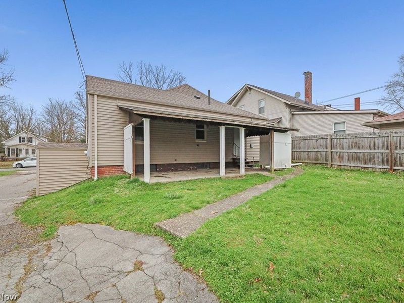 1073 Parkside Drive, Alliance, OH 44601 Photo 33